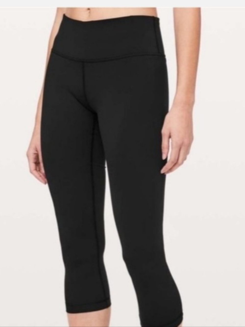 Lululemon Wunder Under  Black Capri Leggings - Women